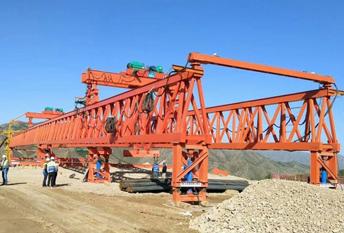 Highway truss type beam launcher